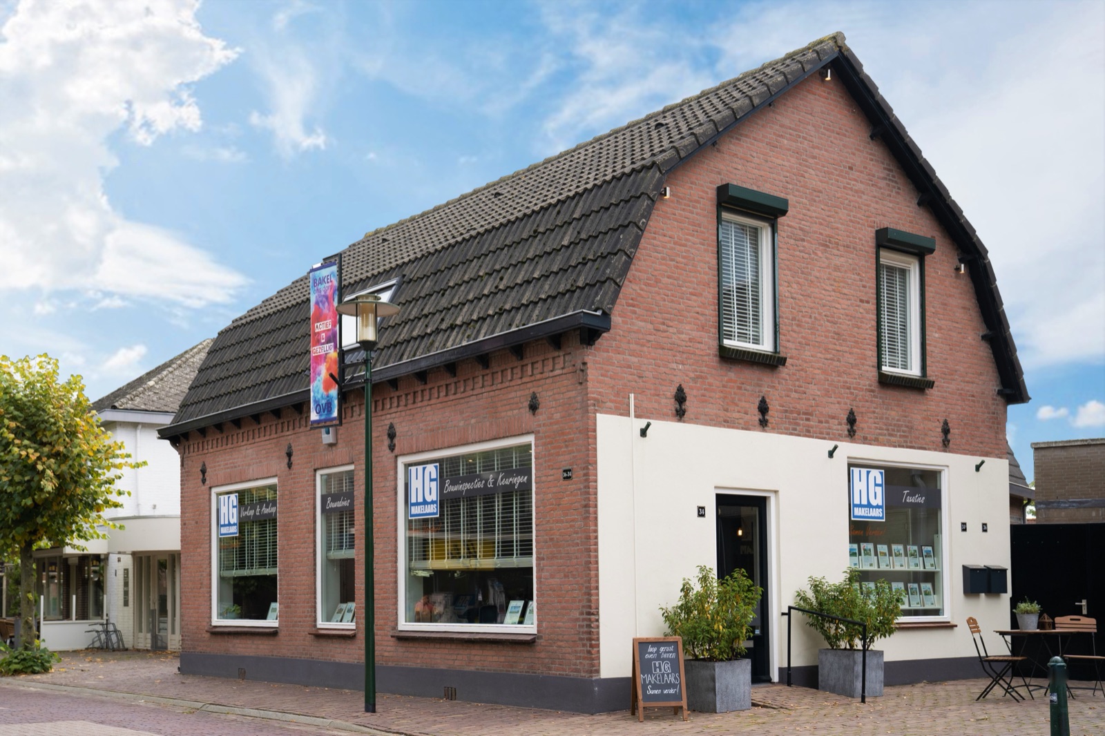 Kantoor HG Makelaars aan de Dorpsstraat 34 in Bakel